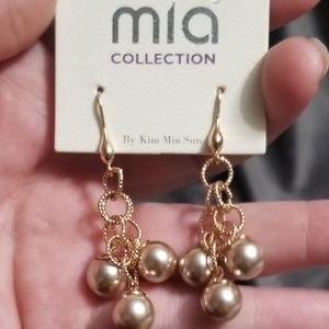 Gold Metal w/Muted Gold Tone Pearl Dangle Earrings